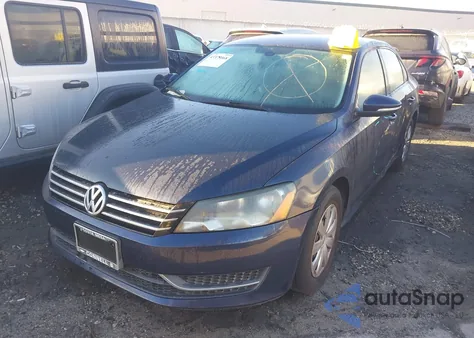 2012 Volkswagen Passat 2.5L S из США, поврежденный, VIN 1VWAP7A33CC072411